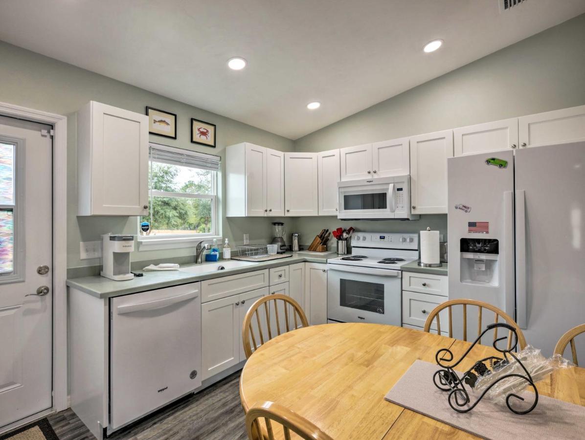 Family-Friendly Home, Walk To Steinhatchee River! Buitenkant foto